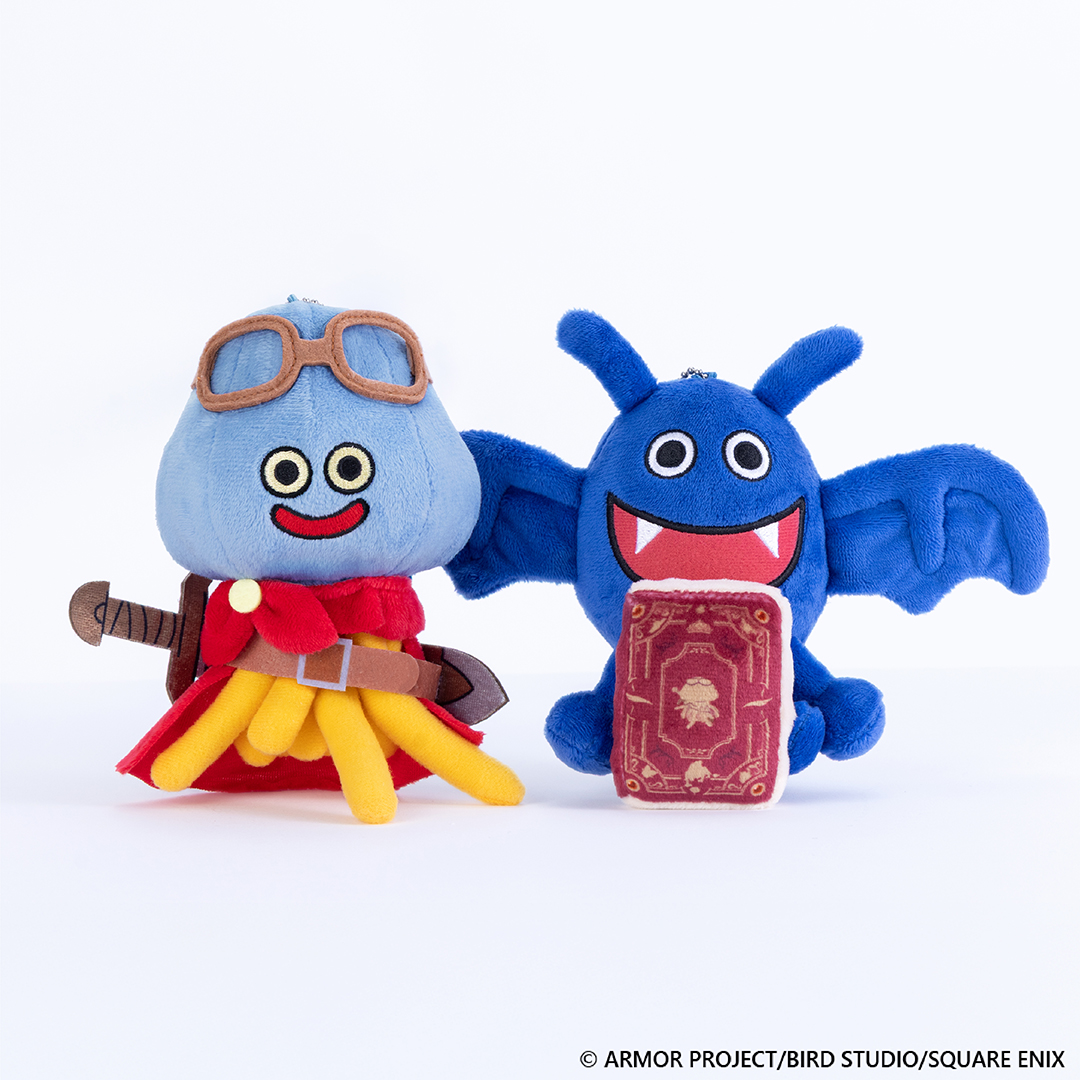 『ドラゴンクエスト the DIVE』ぼうけんマスコット(全2種)ホミータ/ドラキーとぼうけんのしょ 各¥2,400(税込)
