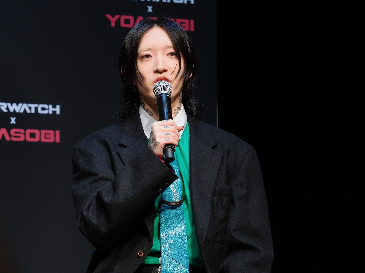 「オーバーウォッチの世界観にも自分たちが飛び込んでいくような気持ち」と楽曲制作の意気込みを明かしたAyaseさん