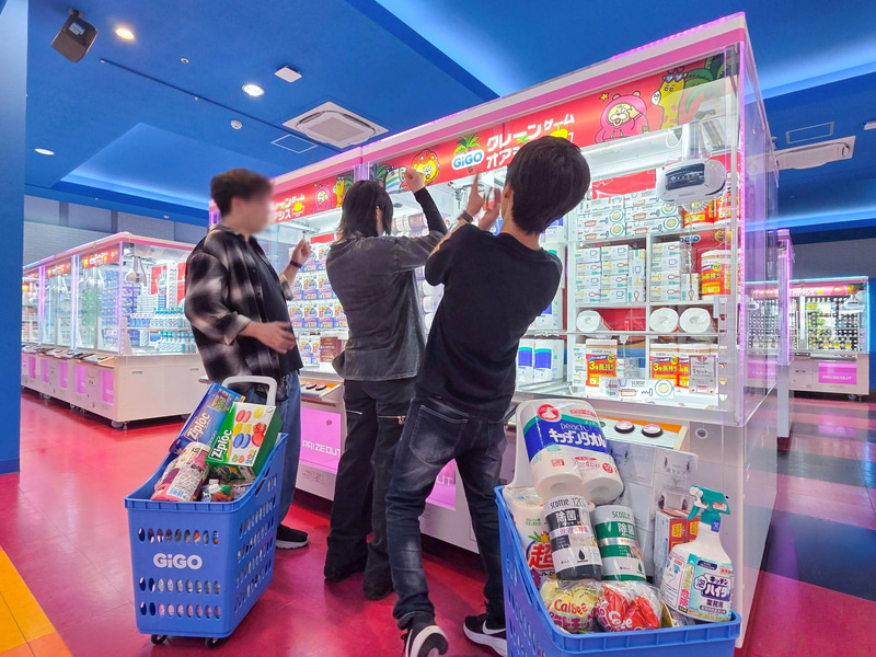 「GiGOクレーンゲームオアシス」へのリニューアルに伴い、クレーンゲームの景品ラインナップを一新。日用品や食品、お菓子といった“毎日使える景品”が大幅に拡充された