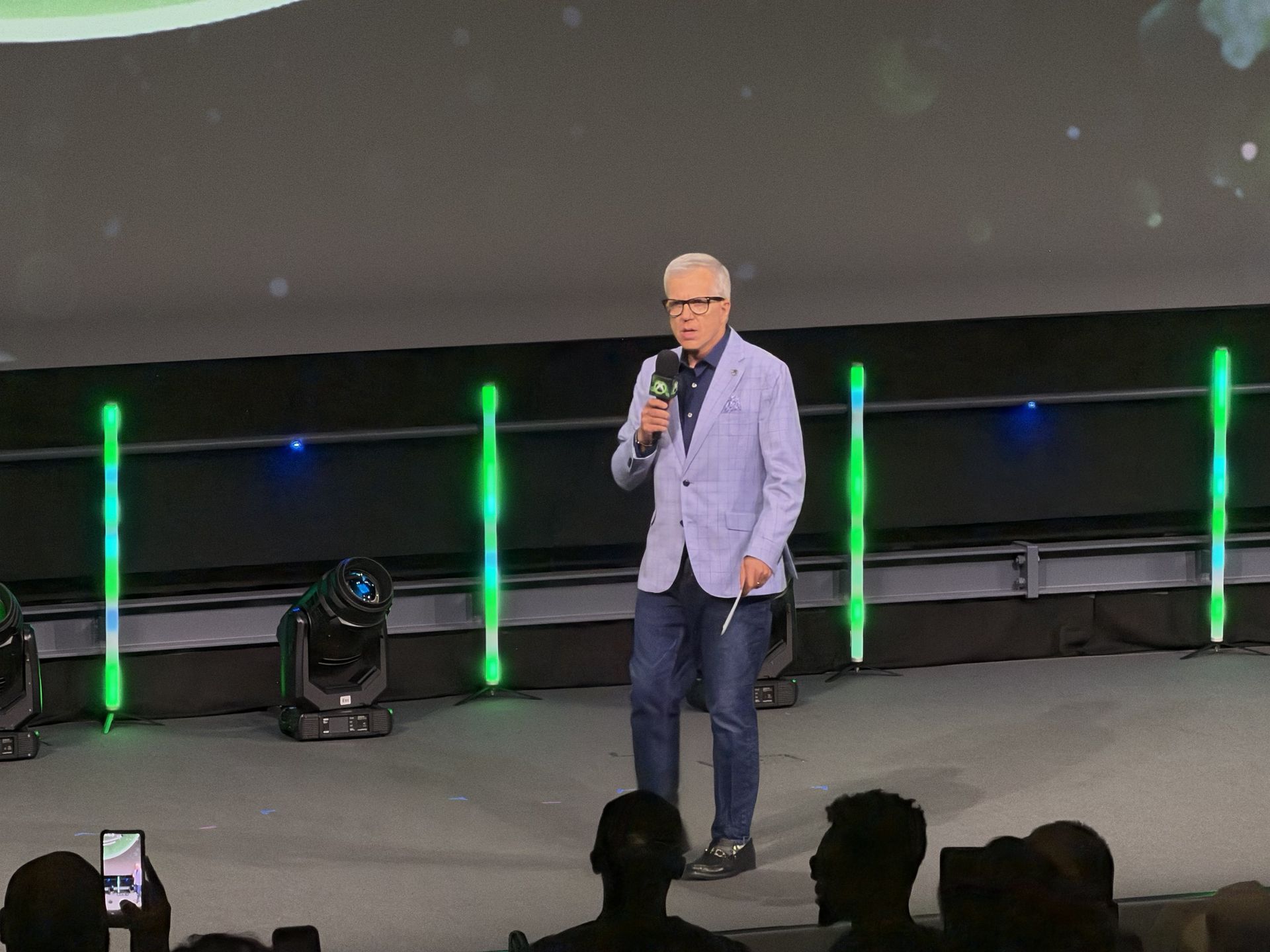XBOX FANFESTのMCには、長年XBOX Wireで活動していたメジャー・ネルソン氏が登場。コミュニティから大きな歓声があがっていた
