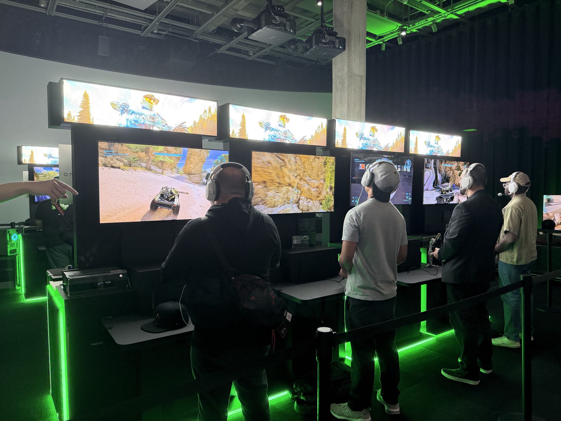 XBOX FANFESTのMCには、長年XBOX Wireで活動していたメジャー・ネルソン氏が登場。コミュニティから大きな歓声があがっていた