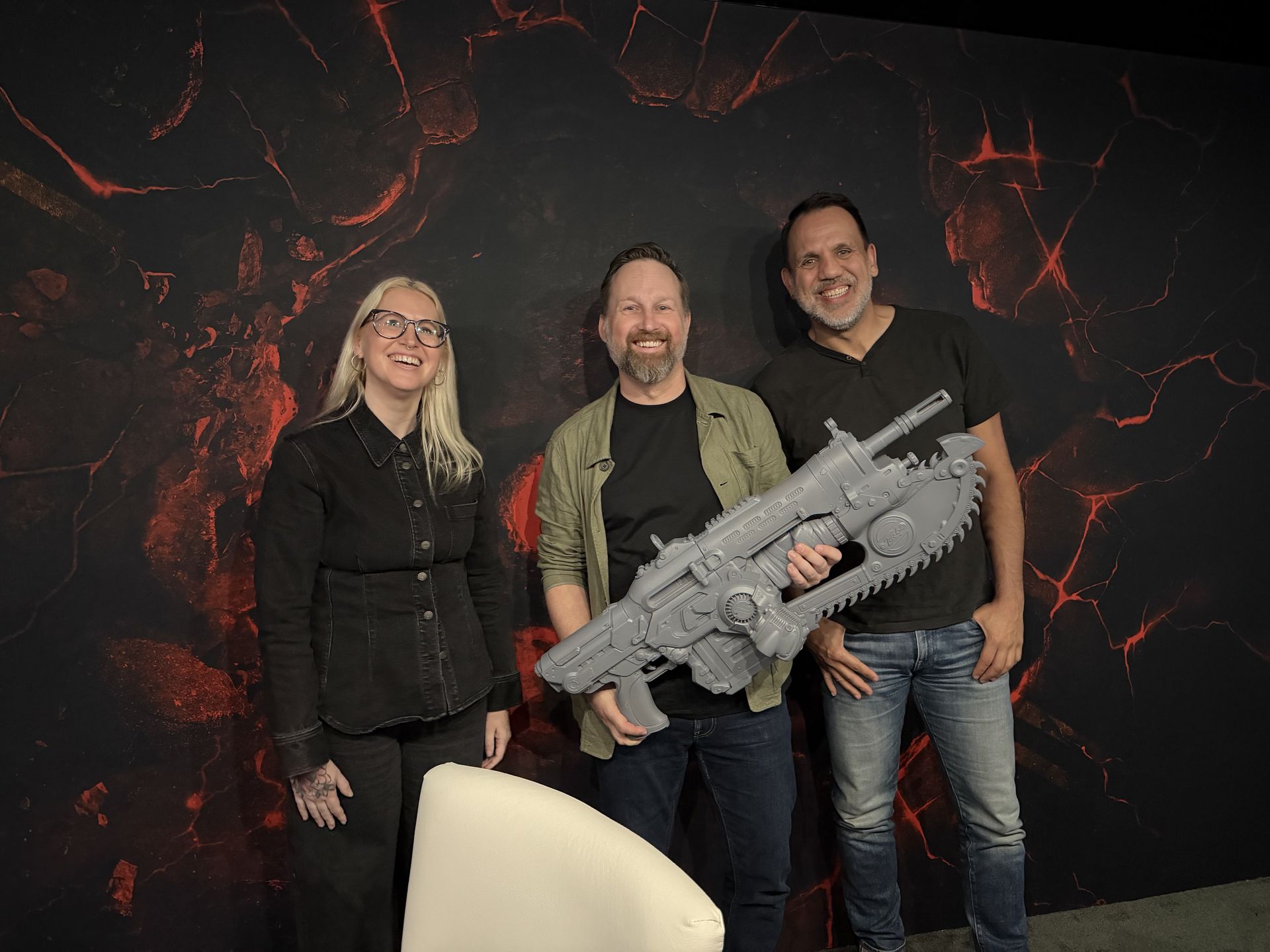 Matt Searcy – Studio Creative Director（中央）、Nicole Fawcette – Studio Brand Director（左）、Aryan Hanbeck – Art Director（右）