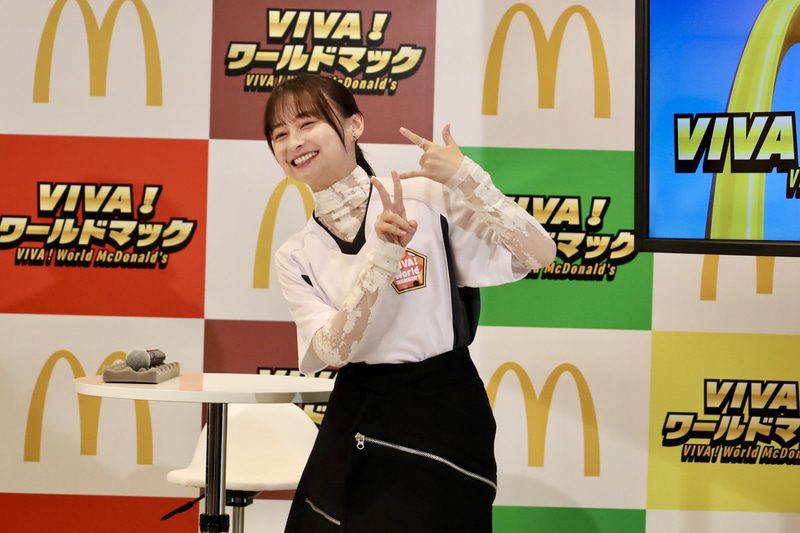 実は久保建英選手の「KYポーズ」も考えていたが、中澤さんが「カズダンス」オマージュだったので、オリジナルポーズに変更したとのことだ