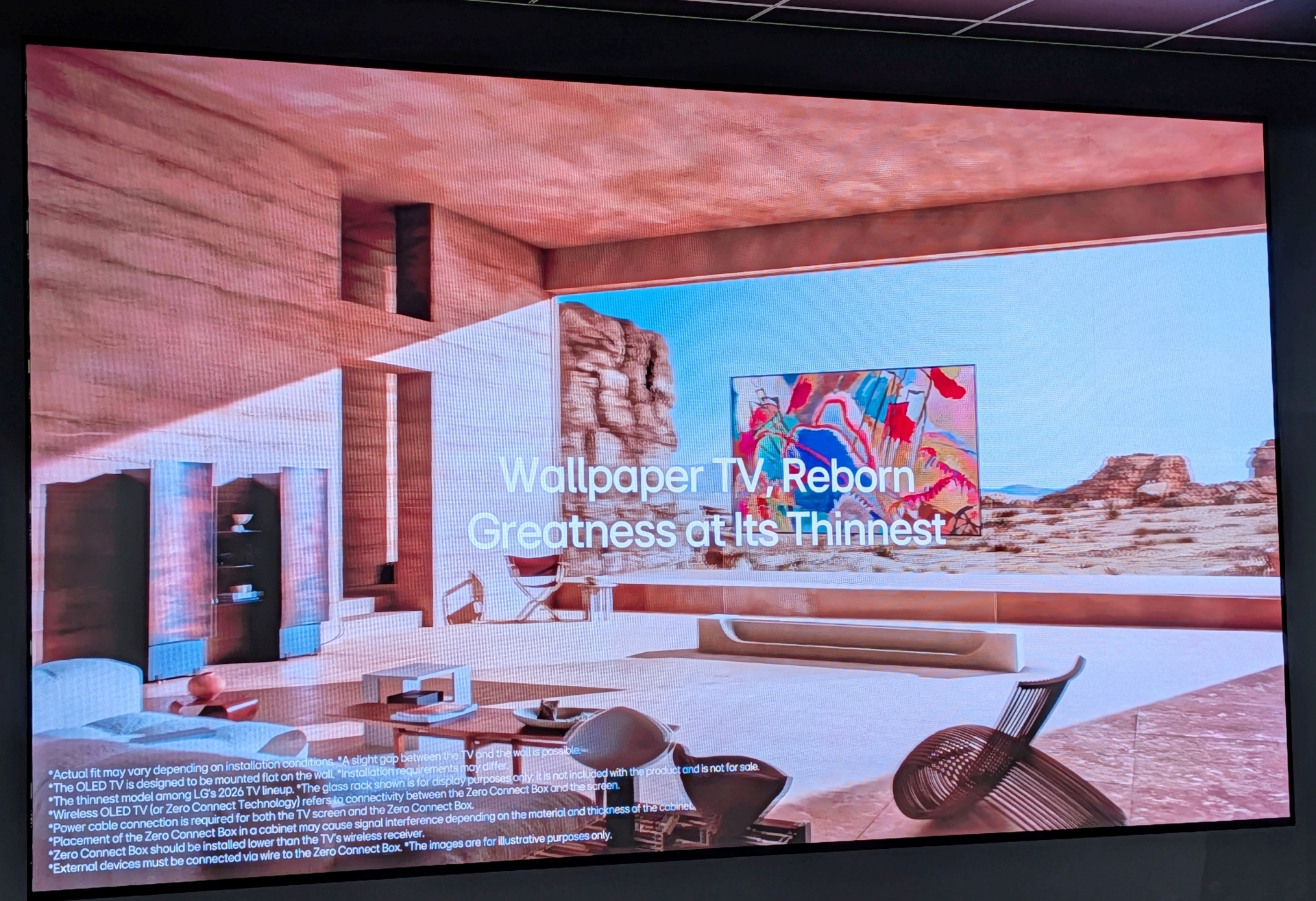 紹介映像内では、「Wallpaper TV」と薄型デザインをアピール