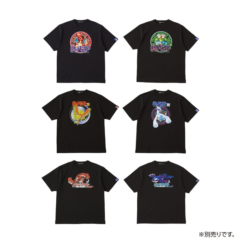 「パッケージTシャツ in ポーチ ポケットモンスター」赤・緑・金・銀・ルビー・サファイア Unisex M 各3,960円