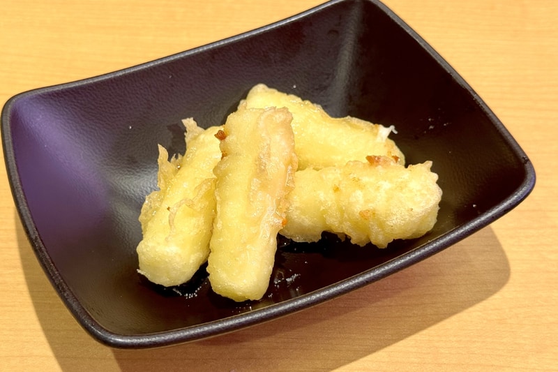 モッツァレラチーズ天ぷら 塩はちみつがけ 価格：300円〜 販売期間：6月15日〜6月30日 ※販売予定総数46万食が完売次第終了