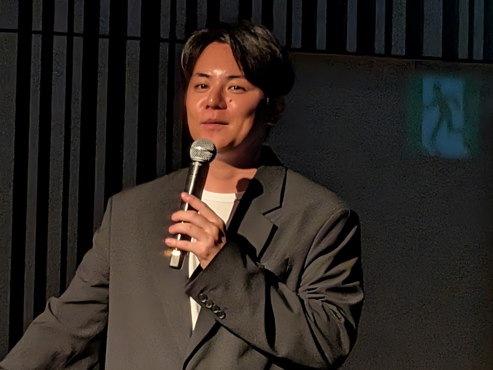 eスポーツキャスターの平岩康佑氏。相当なゲーマーでもあり、使い込んだ手応えを語ってもらうのはこちらも分かりやすくてありがたかった
