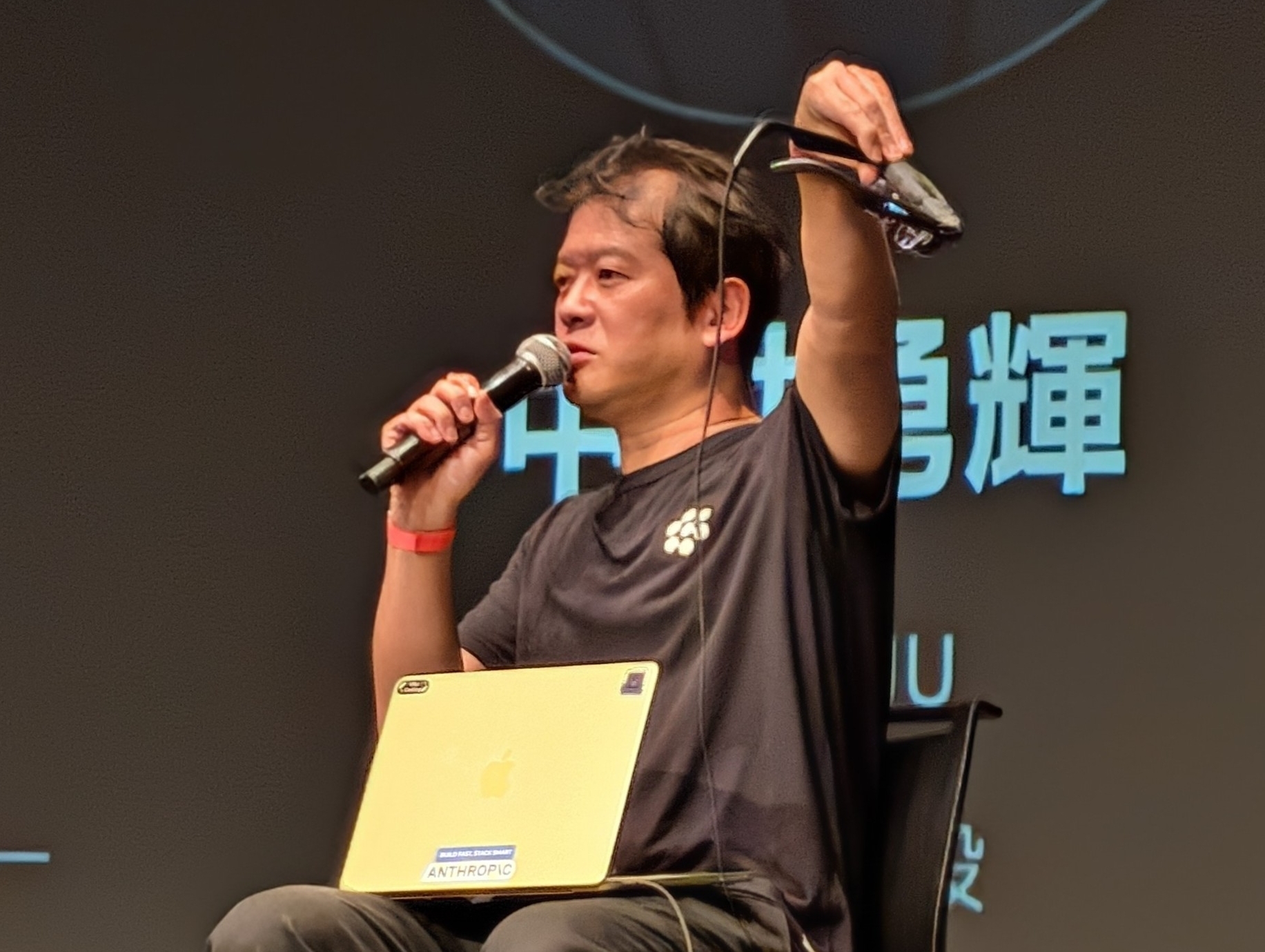 元Metaエンジニアの近藤義仁氏(ナル夫)はインサートレンズを入れたら世界が変わったとXREAL製品を大絶賛