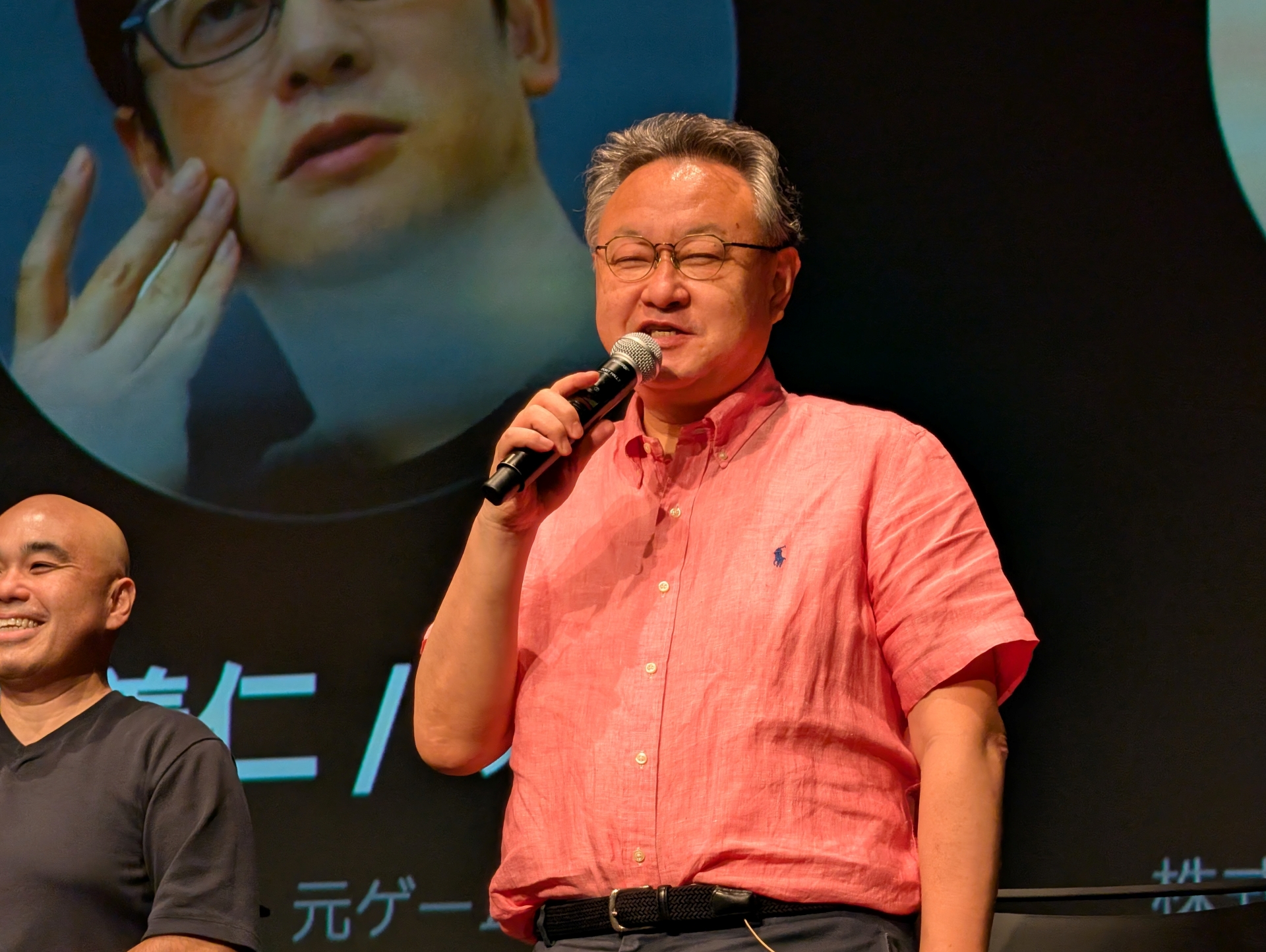 yospの吉田修平氏は、展示会などの新作ゲームの試遊で「ROG XREAL R1」を使った試遊ができると宣伝すれば注目を集められるのでは、というユニークなアイディアを展開。これに南治氏が、そのアイディアもらっていいですか？と声を掛けて会場の笑いを誘っていた