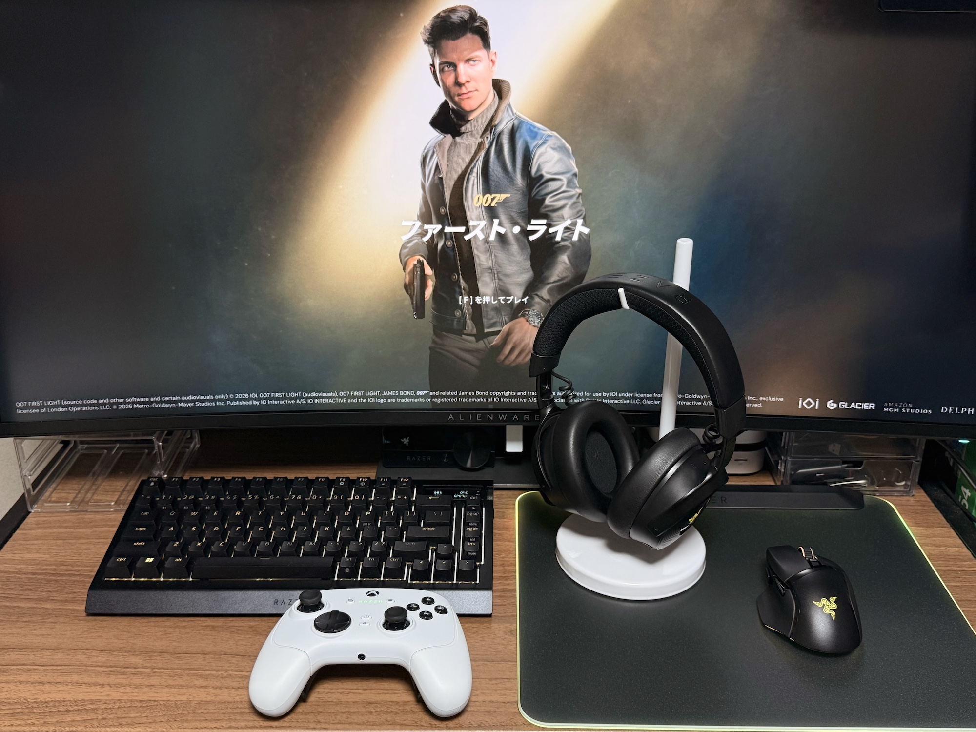 今回のセッティング。操作はコントローラーメインで、キーボードとマウスはライティングに徹してもらった