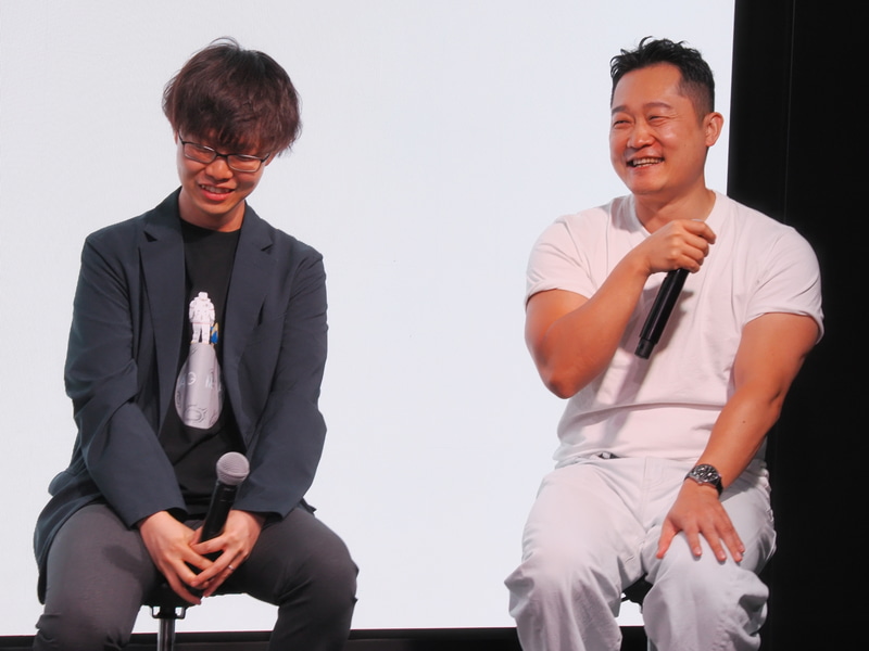 映像には趙氏が身体を張って出演していた