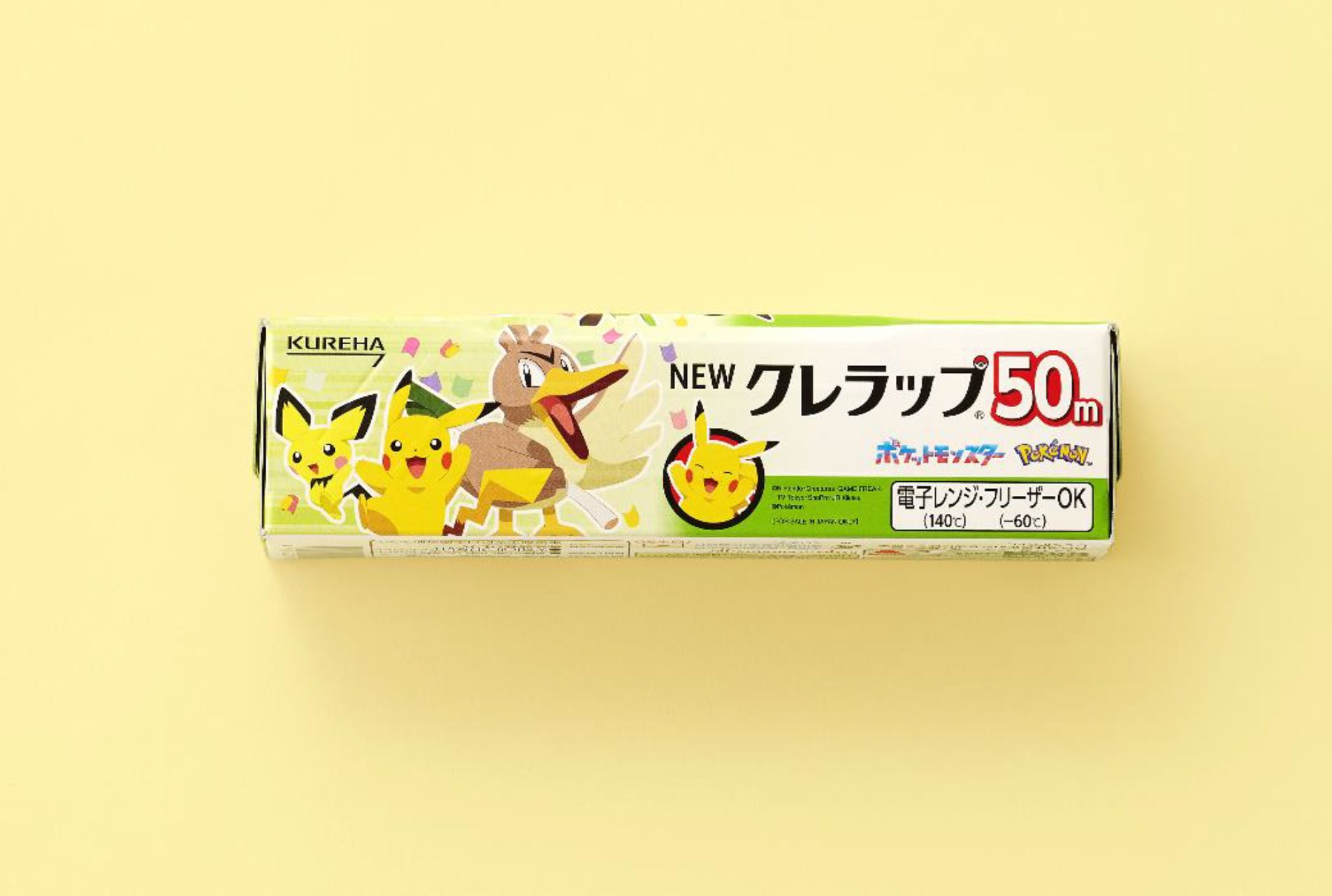 正面にはピカチュウ、カモネギ、ピチューが登場。持っている茎でいろんなものを切れるカモネギは「NEWクレラップ」のデザインにもぴったり。パッケージのどこかに、カモネギ（ガラルのすがた）が隠れている