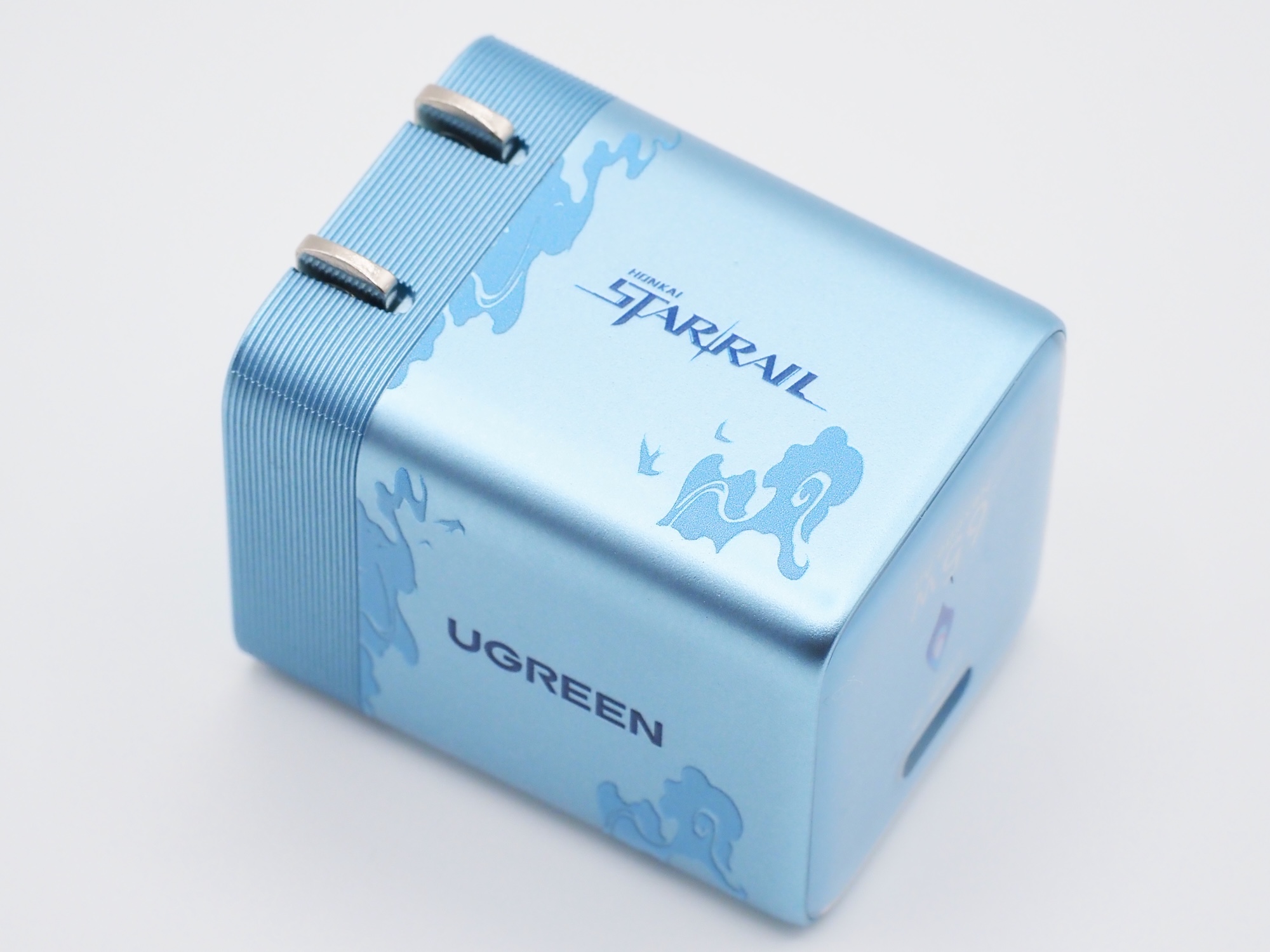 UGREENと「崩壊：スターレイル」のロゴ