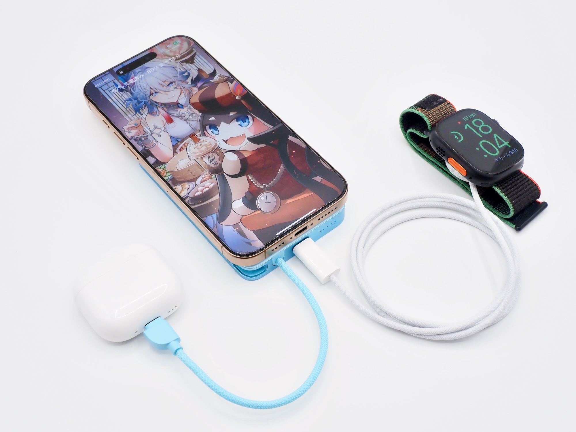 最大3台のデバイスを同時に充電可能。コンパクト・大容量・利便性を備えたモバイルバッテリーだ