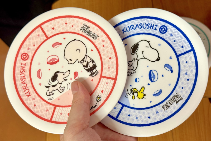 デザインに使用されているイラストは年代ごとに異なっているものが採用されているのも注目ポイント
