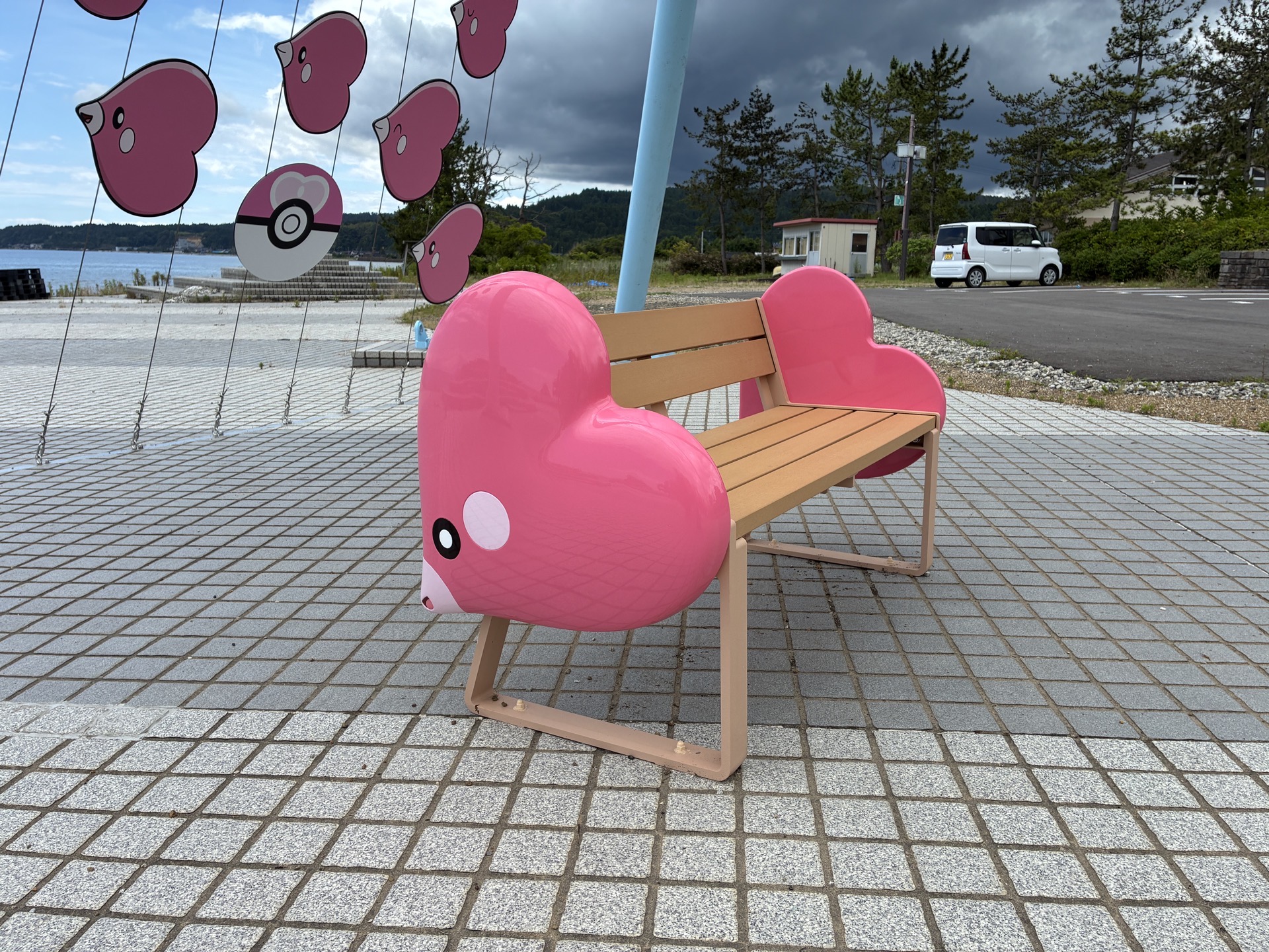 ラブカスベンチ。撮り方を工夫すると、見附島も画角に上手く入る