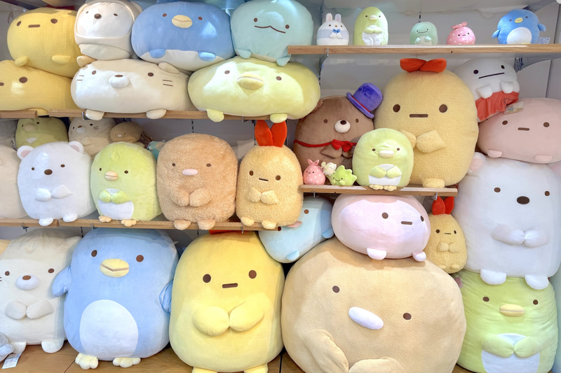 「サンエックスショールーム」にはサンエックスキャラクターのグッズがズラり