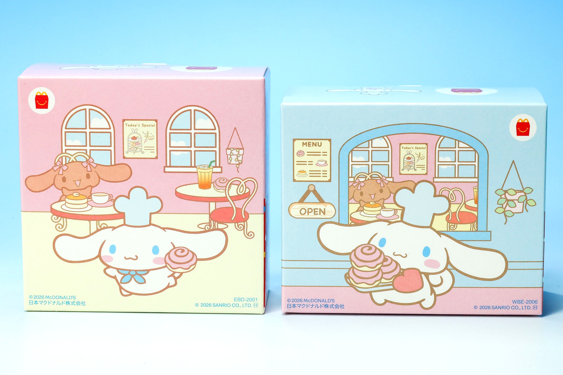 こちらが今回のおもちゃ箱。第1弾がピンク色で第2弾が水色だ