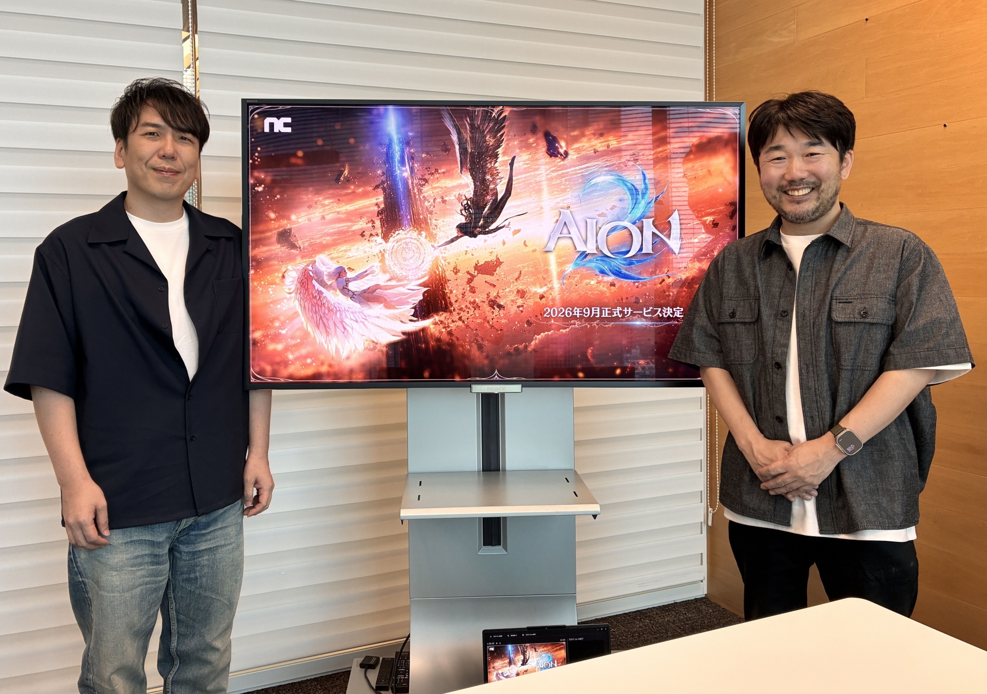 「AION2」の事業全体を担当しているソ・インソップ氏（左）と「AION2」の開発を統括しているキム・ナムジュン氏（右）