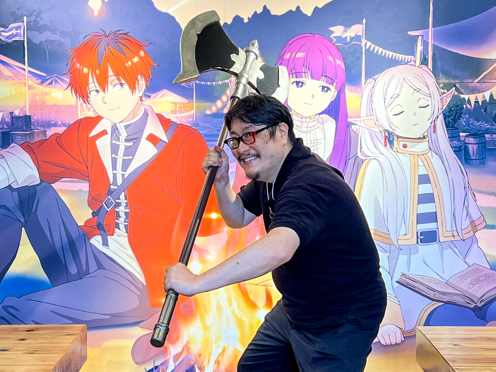 シュタルクの斧を構えてみた。赤系の服でも着ればよかったと後悔