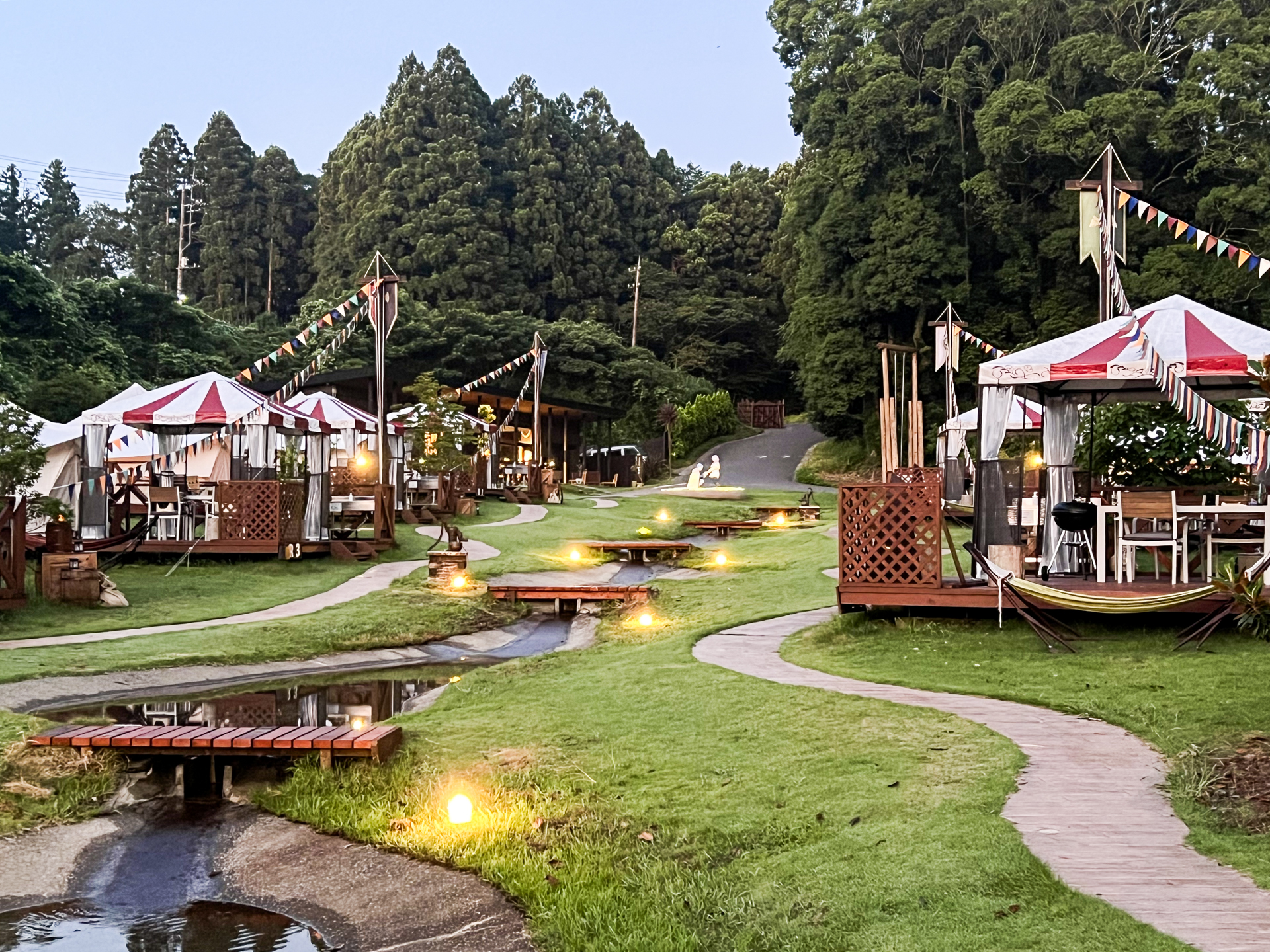 翌朝4時の村。夜明けとともに目が覚めるのも、村の暮らしである