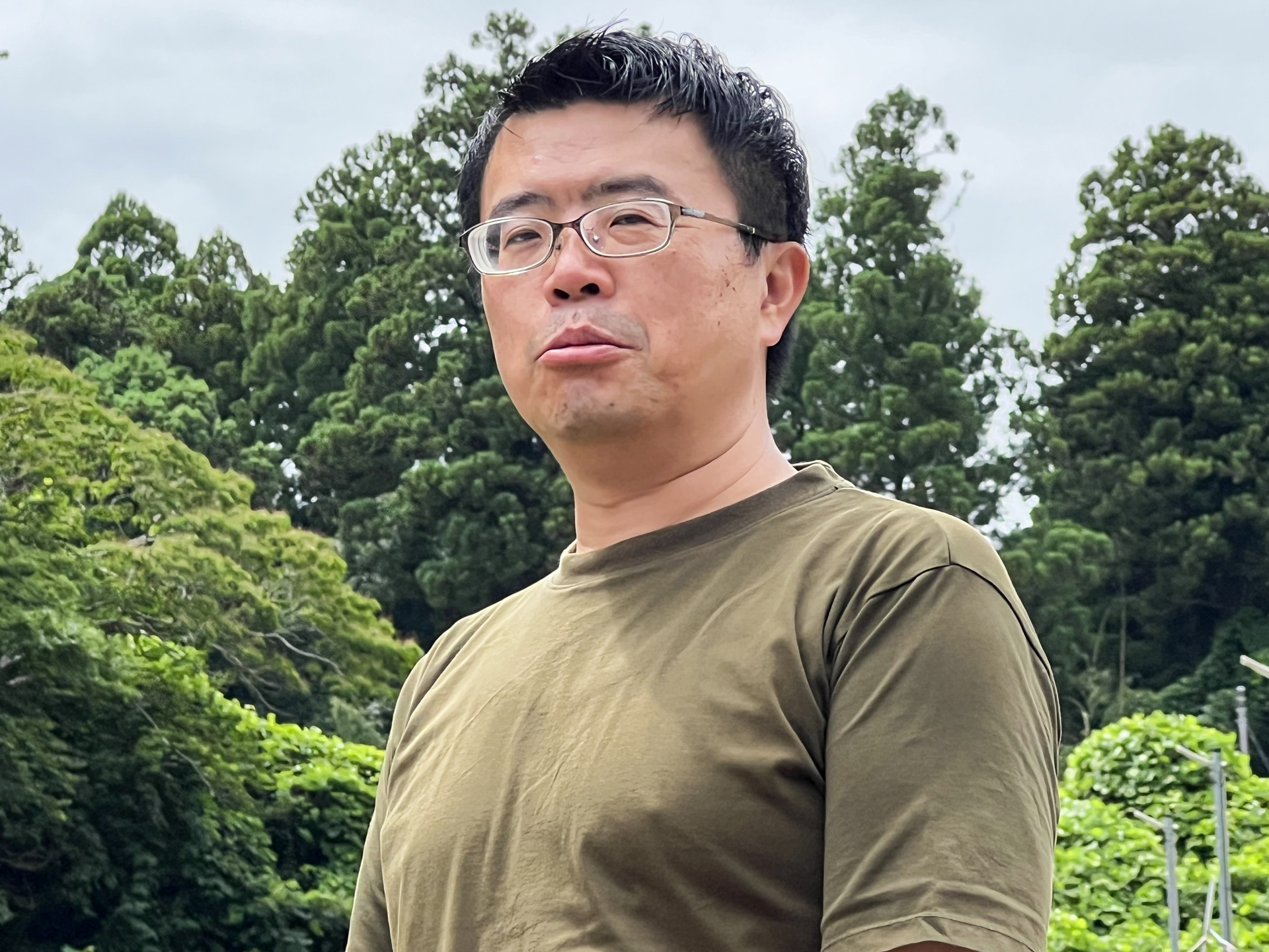 コラボの経緯を語る武田泰明社長。この村の設計者でもある