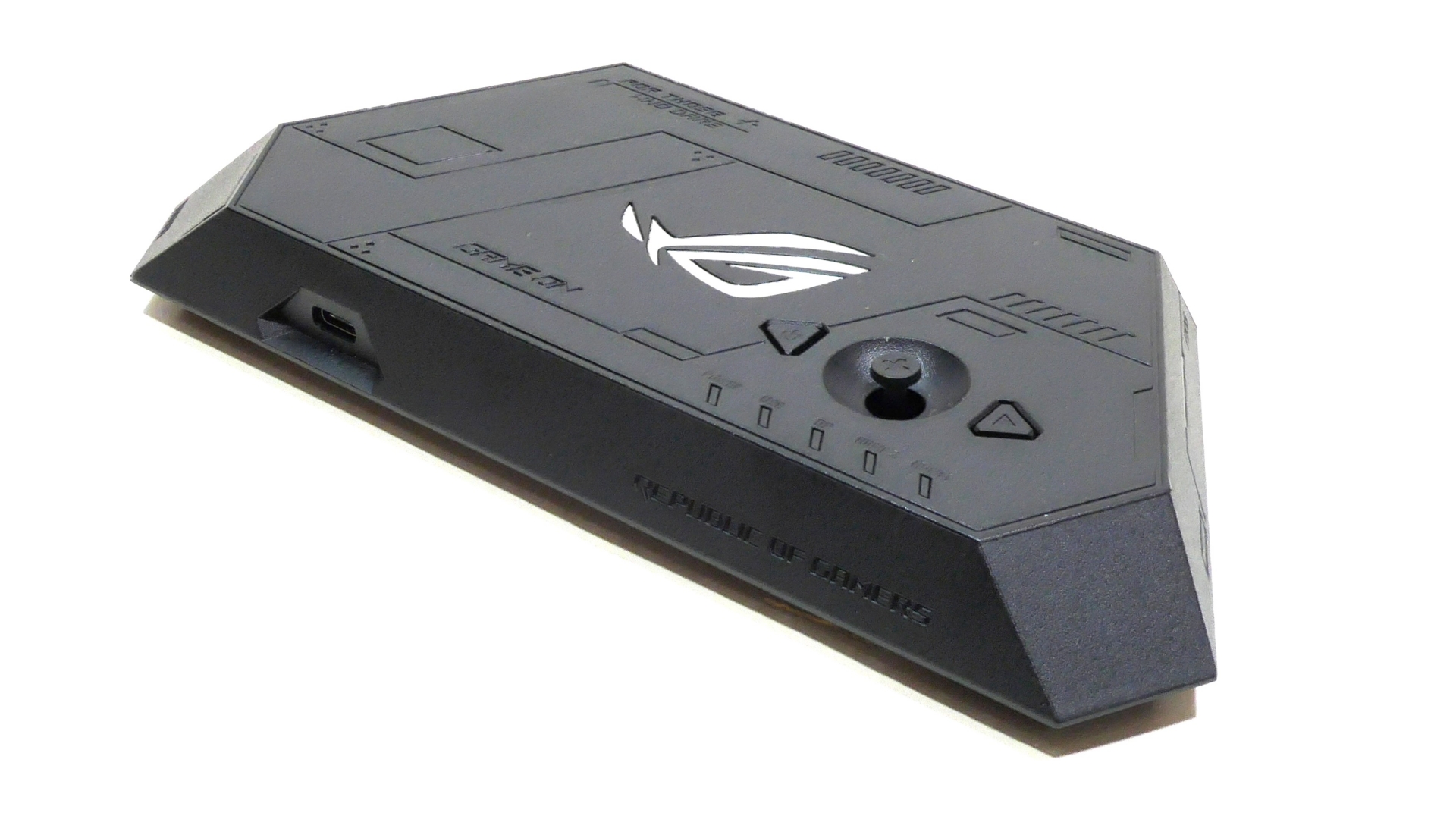 「ROG XREAL R1」に付属する専用ドック「ROG Control Dock」