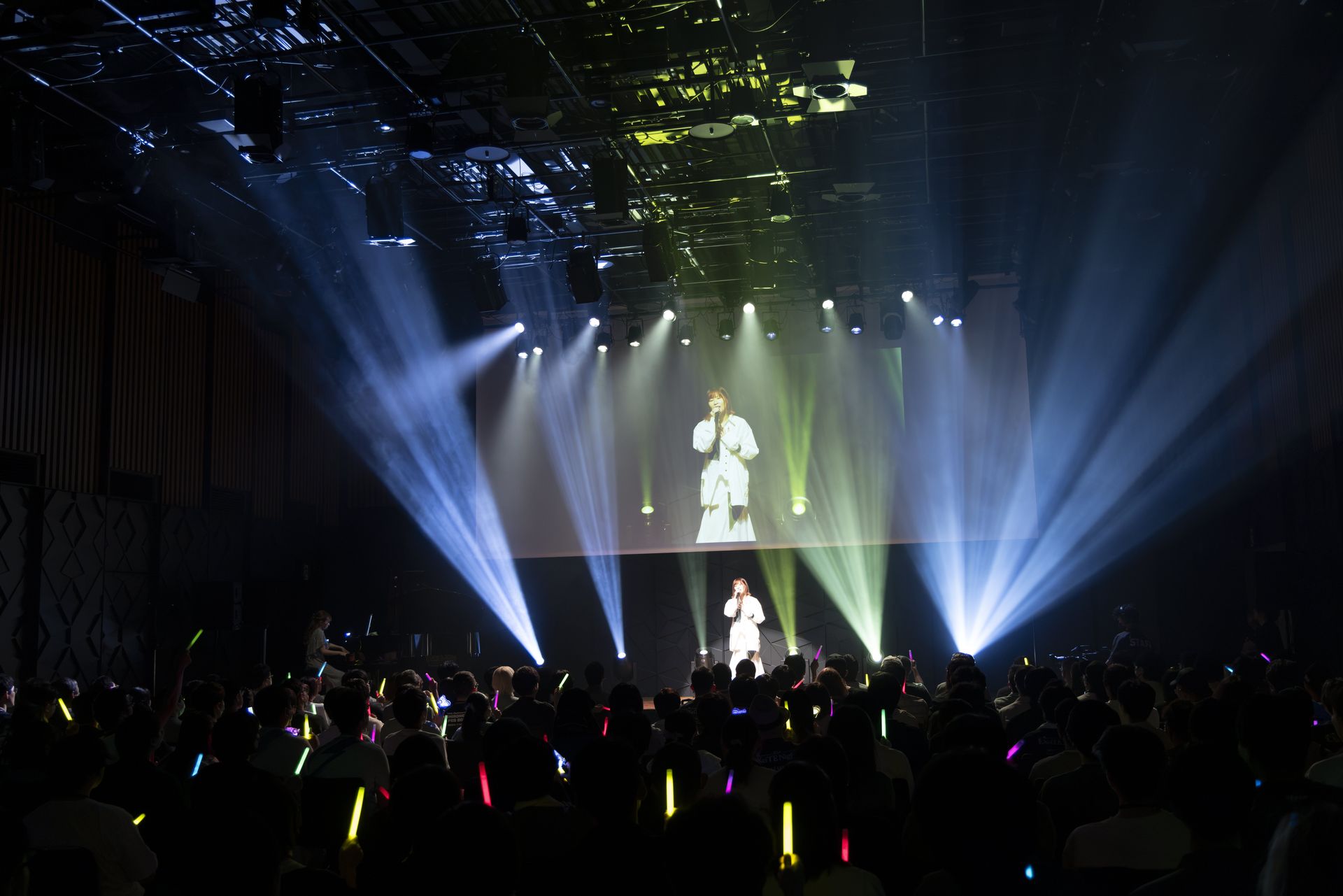 山崎寛子さんによるスペシャルメドレーライブで会場は大きく盛り上がった