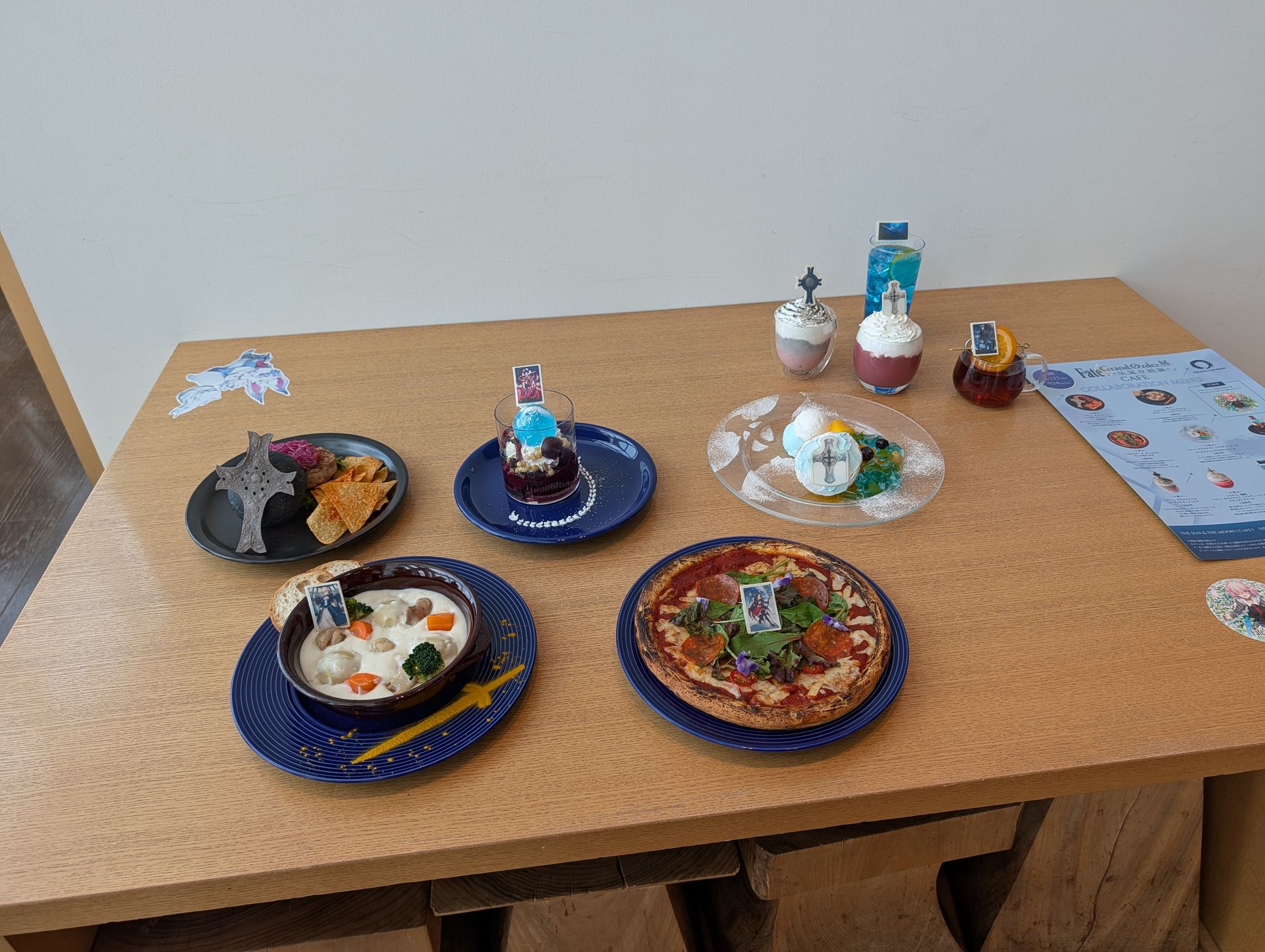 コラボメニューの品々。どれもおいしそうだが、今回は試食なしで残念