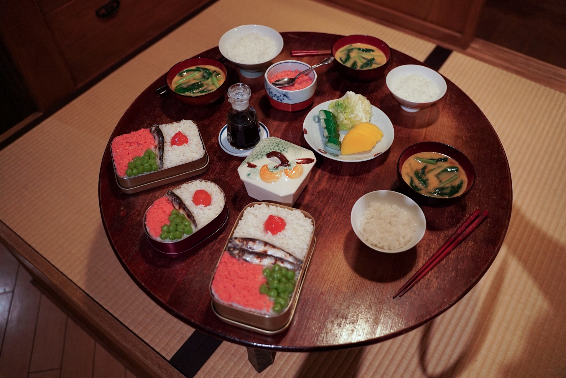 ちゃぶ台にはサツキが作ったあの弁当