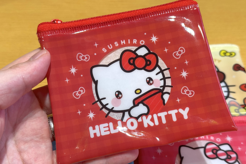 持ち運びやすいサイズ感で小物入れにぴったり。全種集めたくなるポップでかわいいデザイン