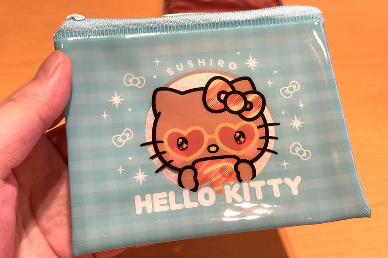 持ち運びやすいサイズ感で小物入れにぴったり。全種集めたくなるポップでかわいいデザイン