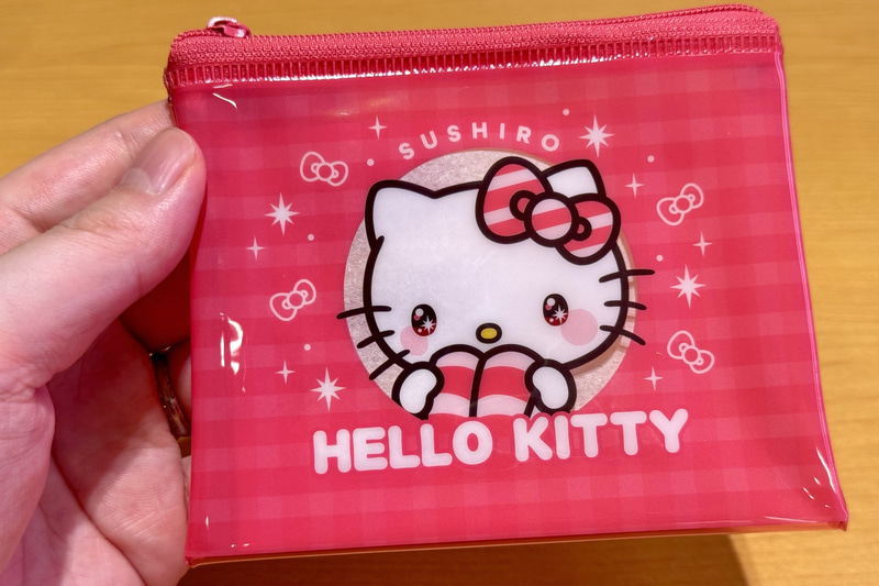 持ち運びやすいサイズ感で小物入れにぴったり。全種集めたくなるポップでかわいいデザイン