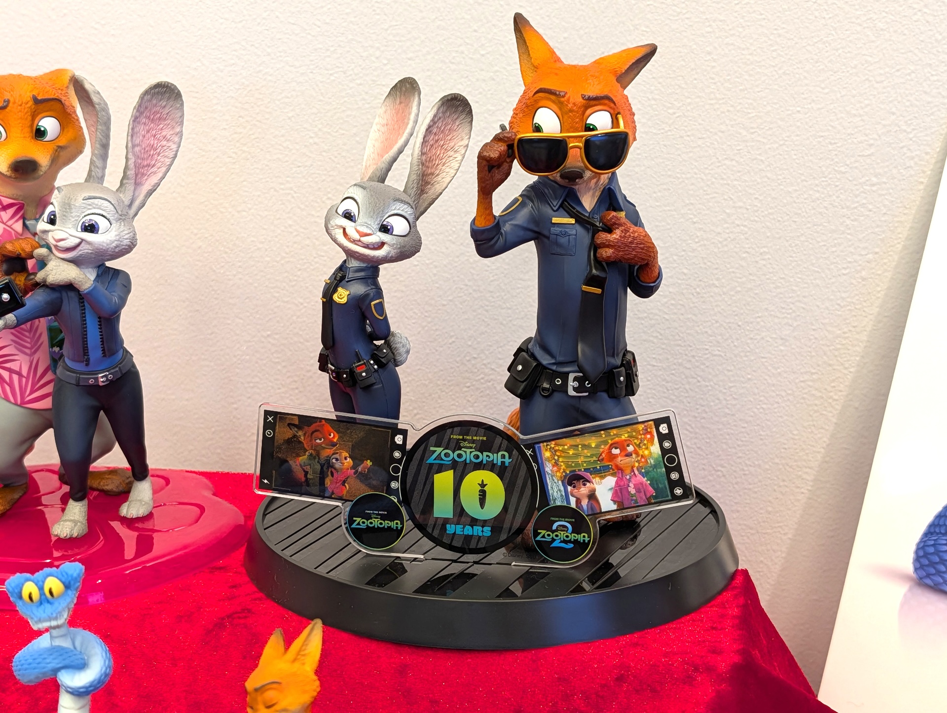 Last賞フィギュアのサイズはニックが全高約18.7cm、ジュディが全高約16.3cm。