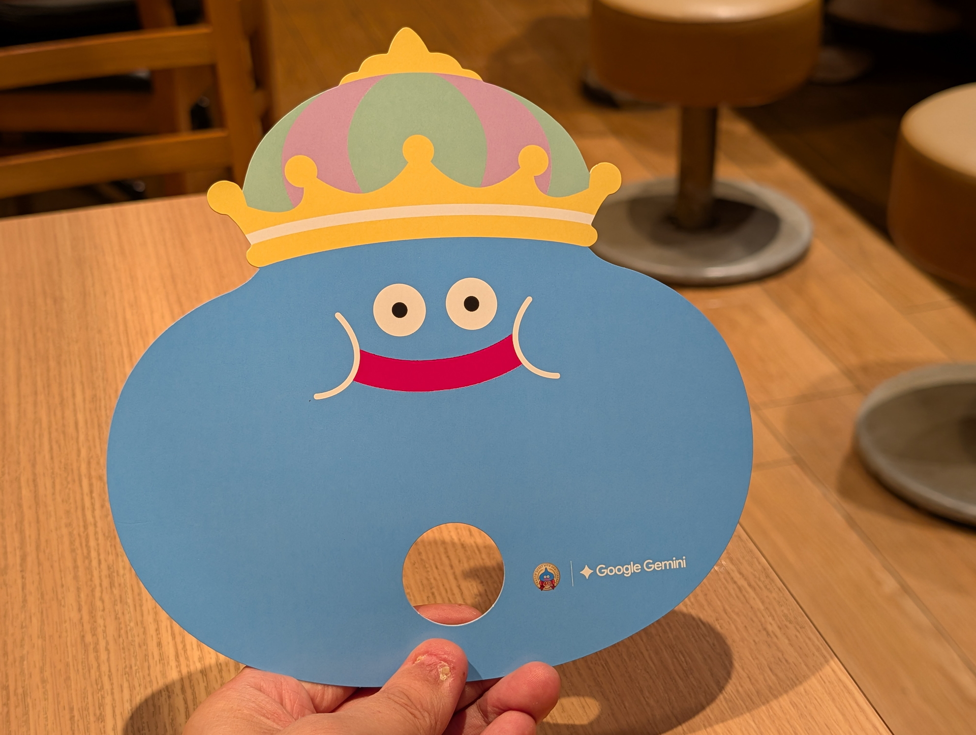 メダル以外にもキングスライムうちわがプレゼントされる