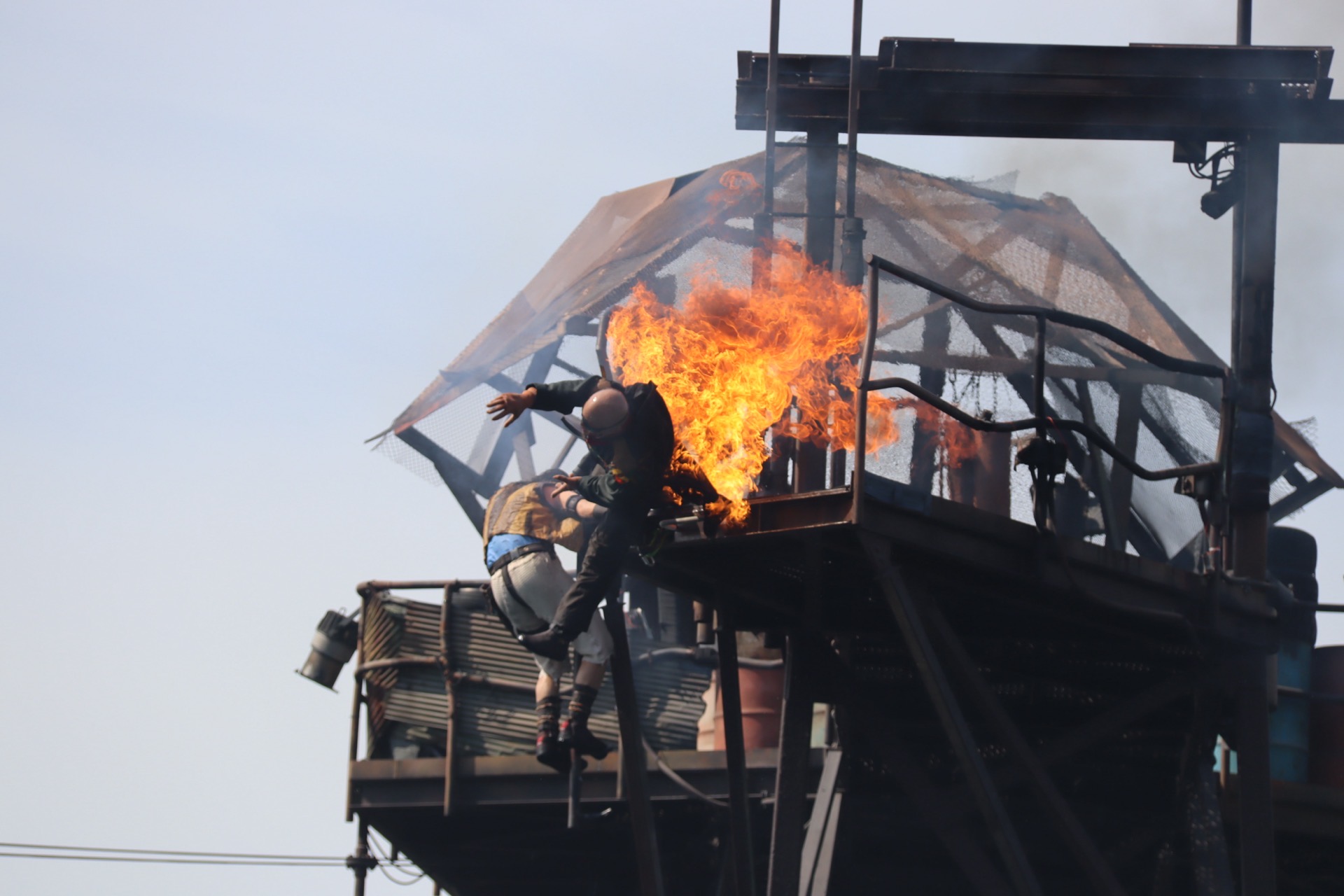 爆発アリのド派手な演出が満載