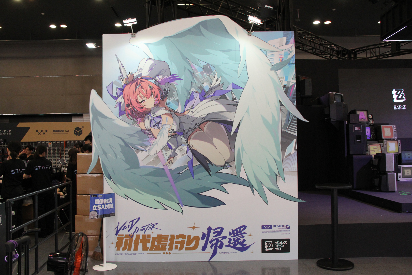 会場にはボンプの着ぐるみが歩いていたり、登場キャラクターのパネルなども展示されている。この機会に、逃さず撮影しておきたい