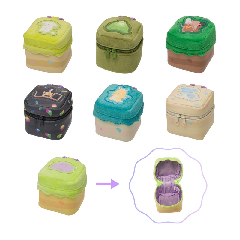 カラビナ付きスクエアポーチ ぽこ あ ポケモン ピカチュウ（うすいろ）/カビゴン（こけむし）/ヨクバリス（コック）/ロトム（ステレオロトム）/メタモン（カイリューへんしん）/メタモン（ラプラスへんしん） 各1,980円