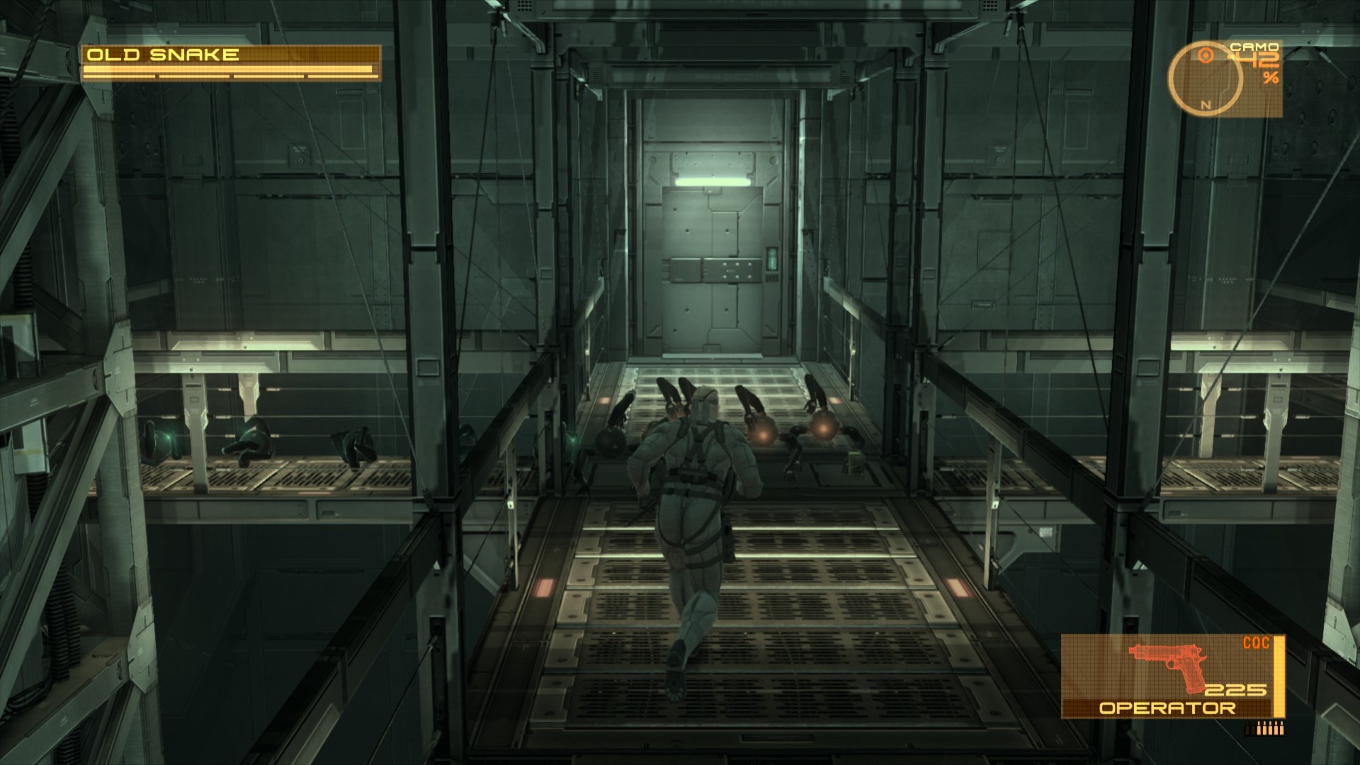 後半には敵兵だけでなく、小型機相手にステルスをしなければならないことも