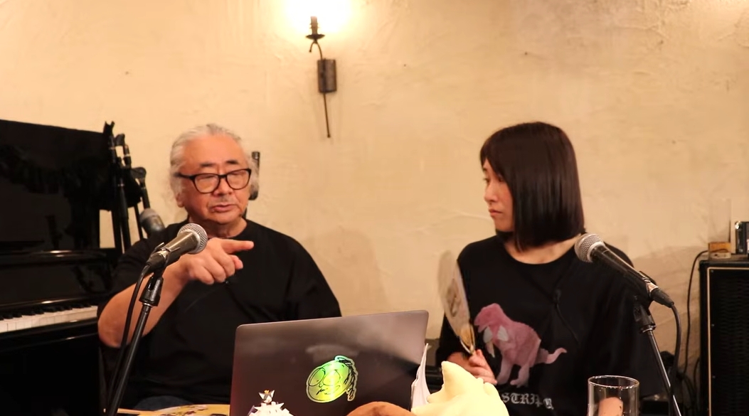 作曲家・植松伸夫氏（左）と司会進行を務めた戸塚利絵さん（右）