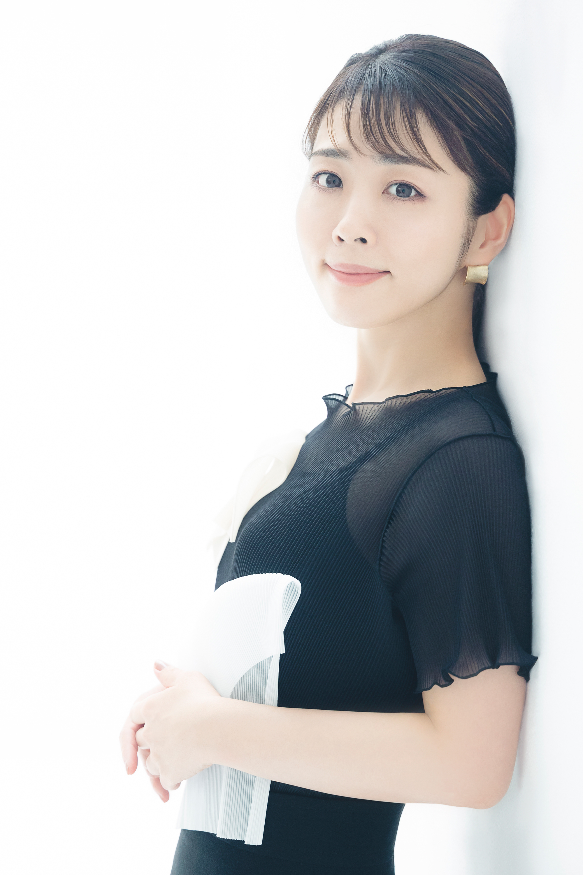 主人公「モモコ」のキャラクターボイスを担当する福圓美里さん。「僕のヒーローアカデミア」トガヒミコ役、「スマイルプリキュア!」キュアハッピー/星空みゆき役などを演じている