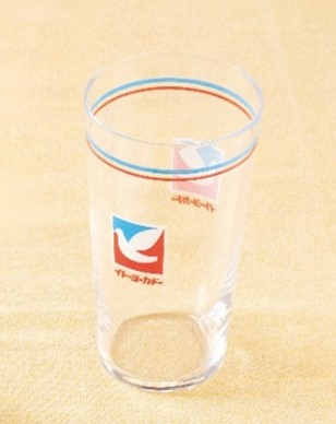 ハト柄グラス 価格：550円