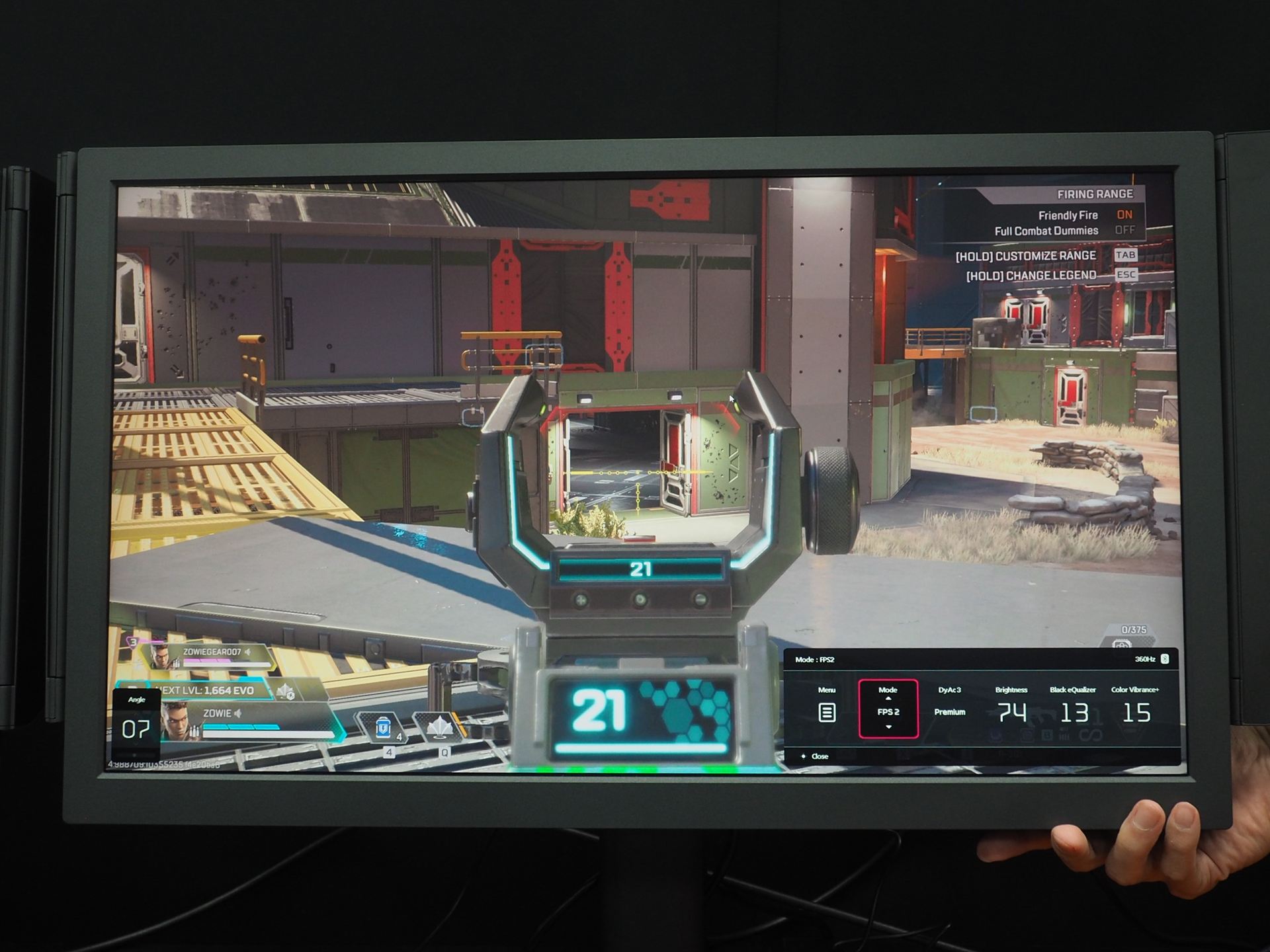 こちらはゲームカラーモードを「FPS2」（Apex Legends用）に設定し、カラーフィルターはオフにした状態