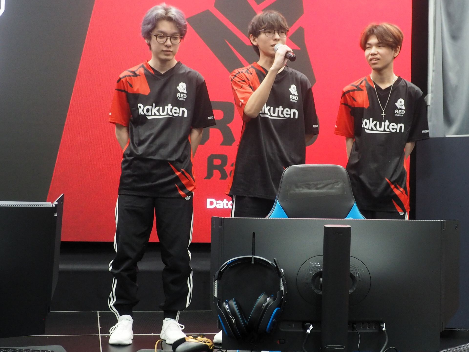 「RED Rams」のメンバー。左からDatch選手、Rye選手、Fia選手