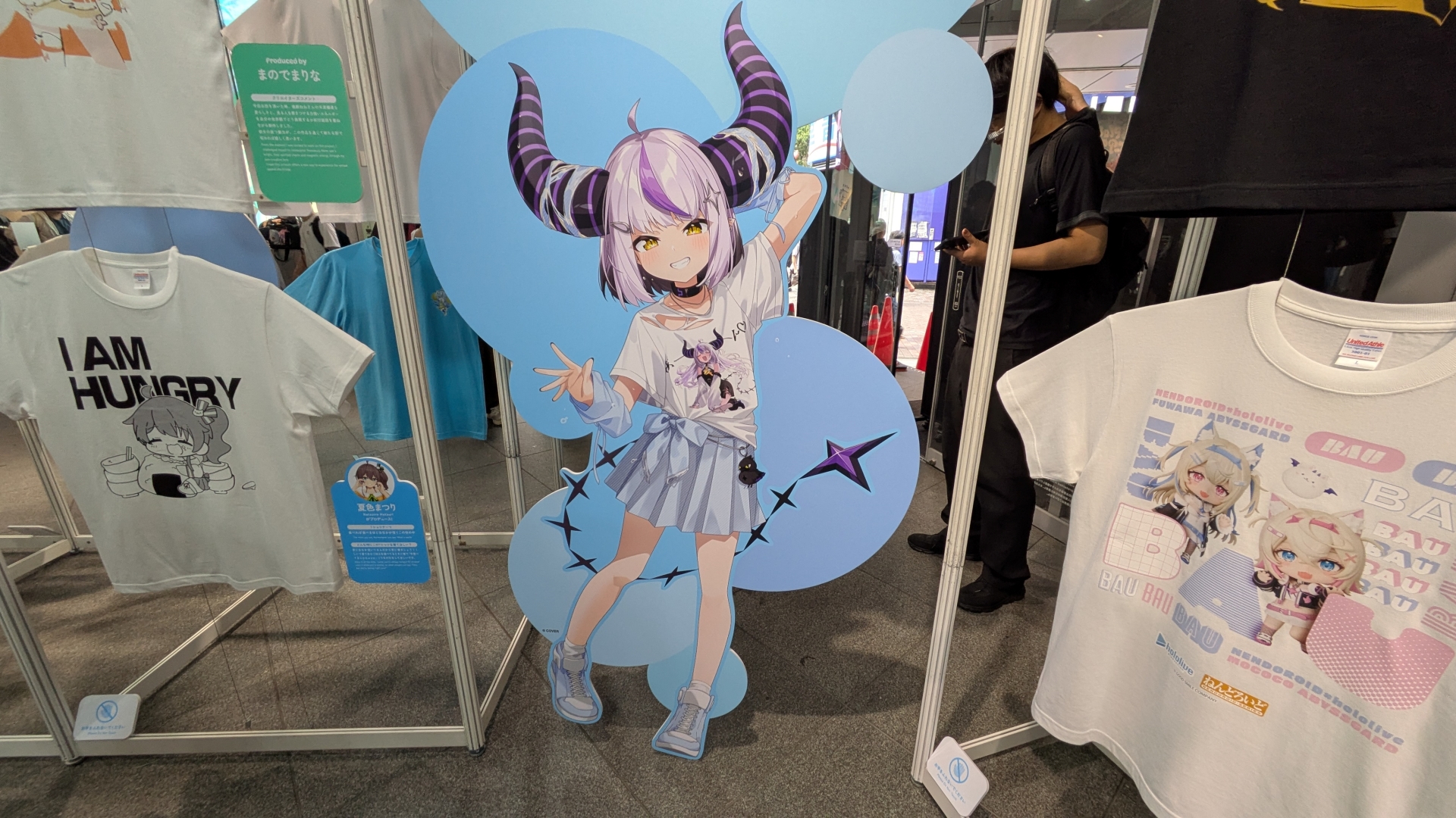 会場の各所にはKVのホロメンたちが配置されている