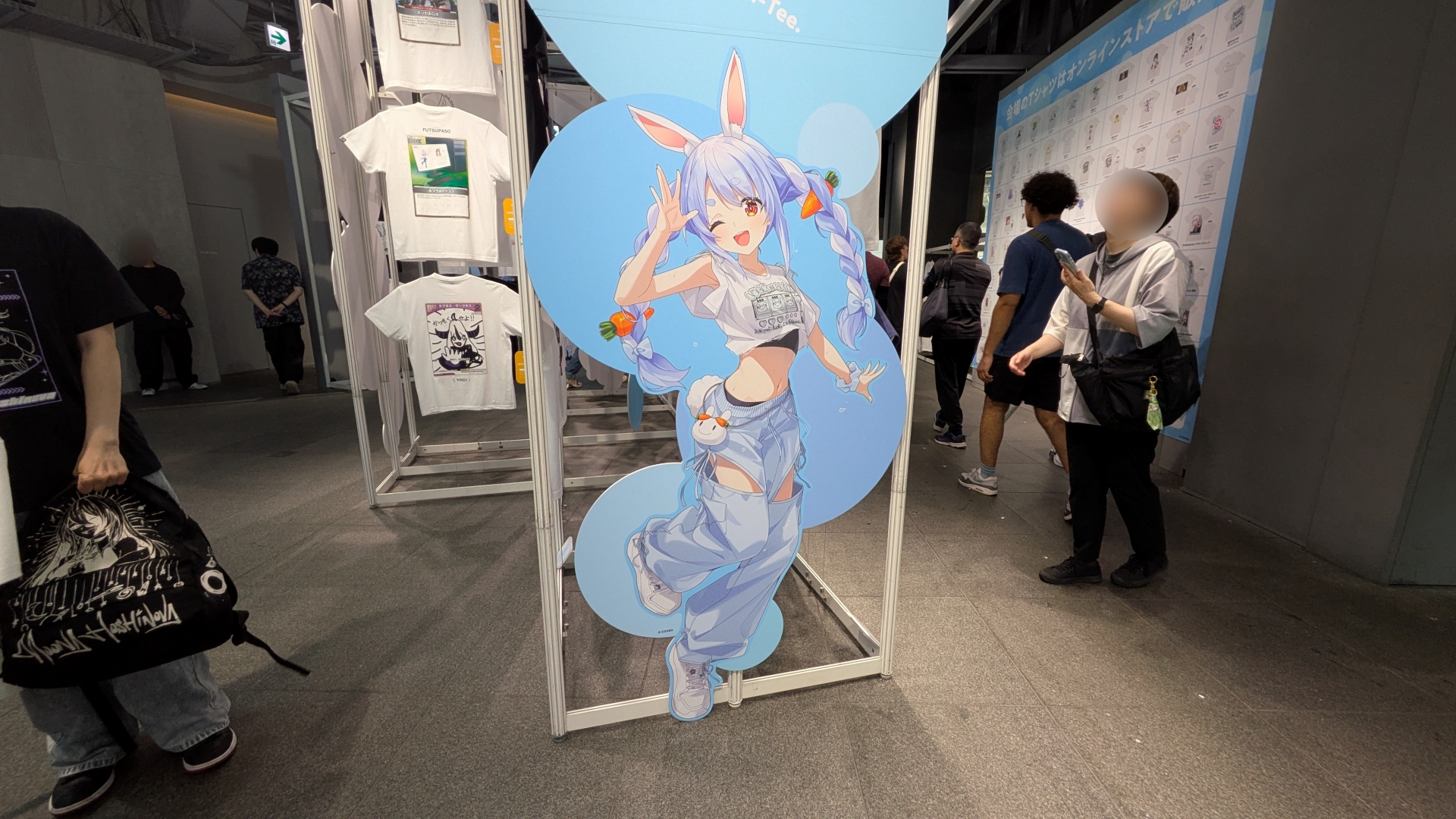 会場の各所にはKVのホロメンたちが配置されている