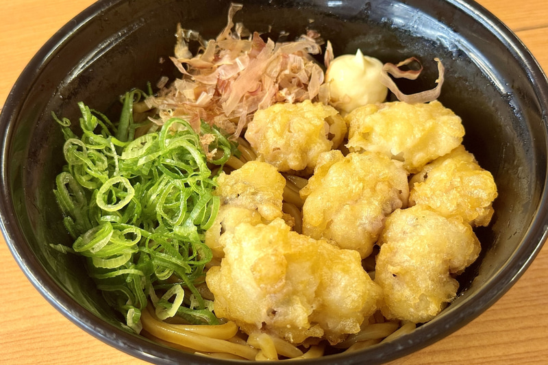 奥深いソースが絡んだ麺とたっぷりのたこ天でボリューム満点