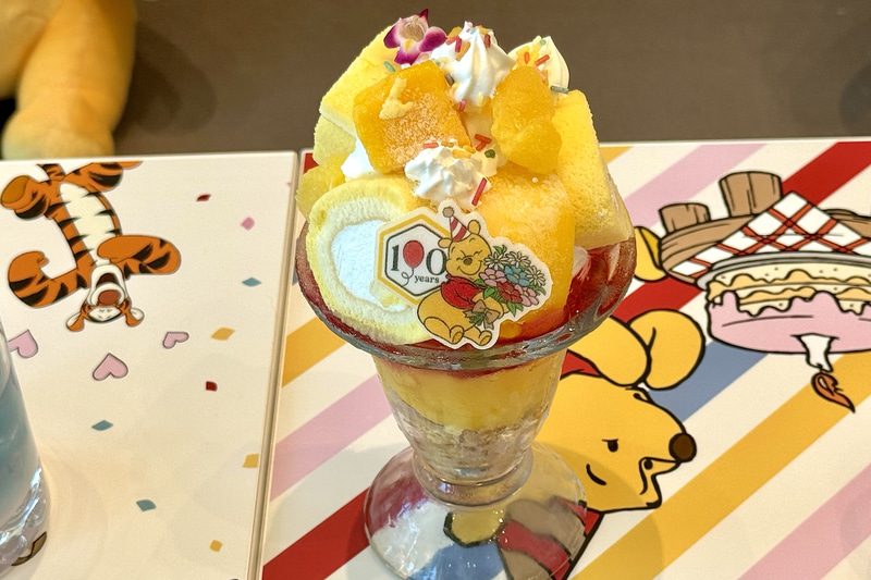 100周年お祝いパフェ 1,690円