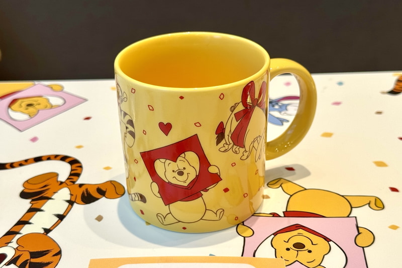 マグカップ 2,200円 ※全てのドリンクメニューとセットで購入可能