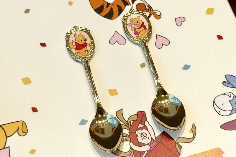 スプーン（全2種） 各1,100円 ※全てのドリンクメニューとセットで購入可能